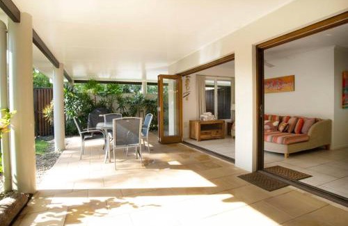 Mission Beach House | Alani - Absolute Beachfront - Sleeps up to 10