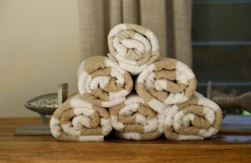 Mission Beach House | Alani - Absolute Beachfront - Sleeps up to 10