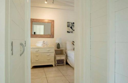 Mission Beach House | Alani - Absolute Beachfront - Sleeps up to 10