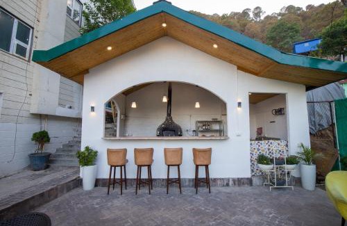 Kasauli Apartment | Alaya Stays Live Life 2BHK Apartment in Kasauli