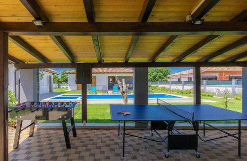 Liznjan House | Alba Rossa 106.1