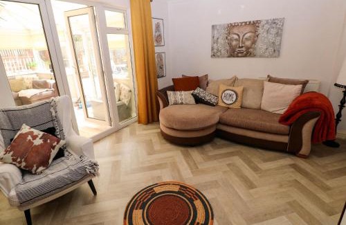 Llanelli House | Alban Road