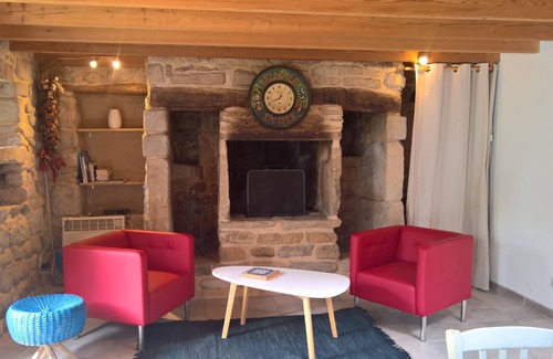 Poulgoazec House | ALBATROS HOUSE - Typical charming Breton penty, walking distance to the beach