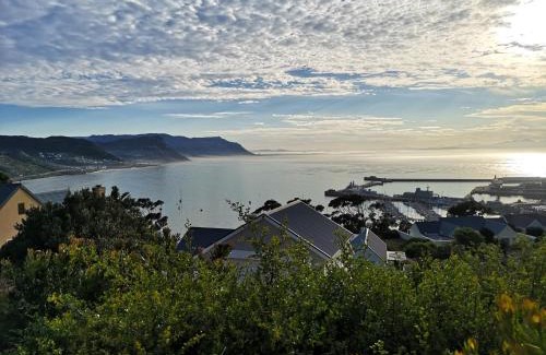 Simon's Town House | Albatross Guest House