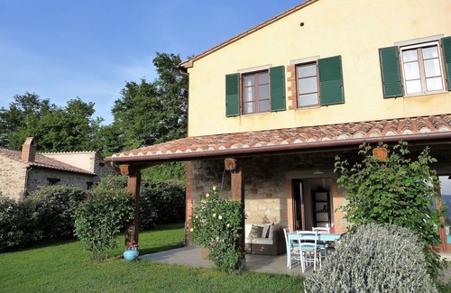 Roccalbegna Apartment | Albegna: tranquil hideaway in nature, amazing view & sunsets