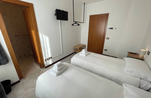 Rossano Veneto House | Albergaria