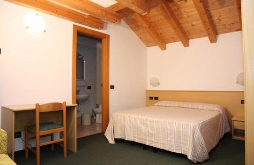 Gionghi-Cappella Hotel | Albergo Miramonti