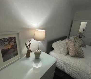 Airdrie Villa | Albert House