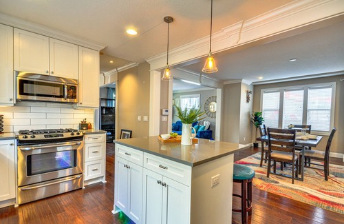 Alberta House | Alberta Arts District Home w/Private Hot Tub!