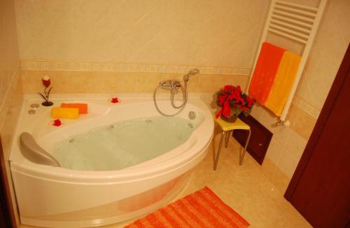 San Giovanni Montebello House | Albicocche House