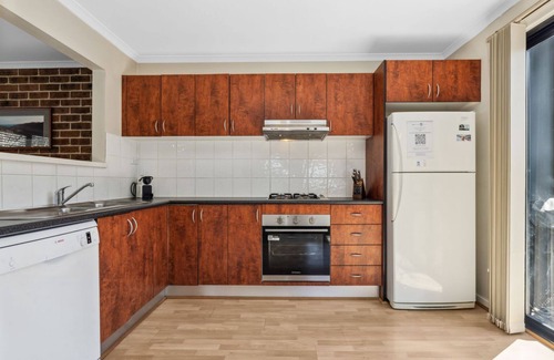 Thredbo Ski Chalet | Albina Chalet ideally situated in Thredbo's Crackenback Ridge.