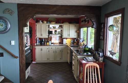 Union Cottage | Alderbrook Area Waterfront Beach Cottage, All Season Escape- Spectacular Views!