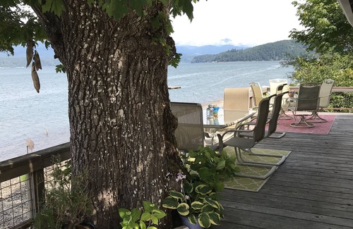 Union Cottage | Alderbrook Area Waterfront Beach Cottage, All Season Escape- Spectacular Views!