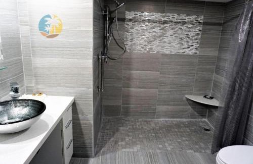 Mid Beach Apartment | Alexander 518