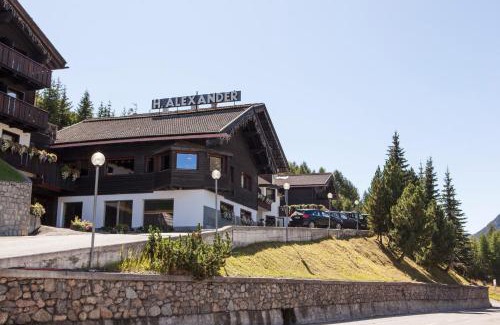 Teola Hotel | Alexander Charme Hotel