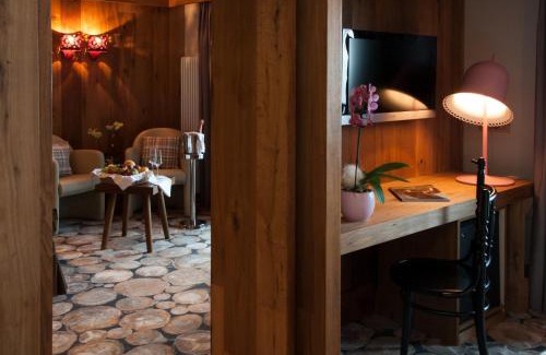 Teola Hotel | Alexander Charme Hotel