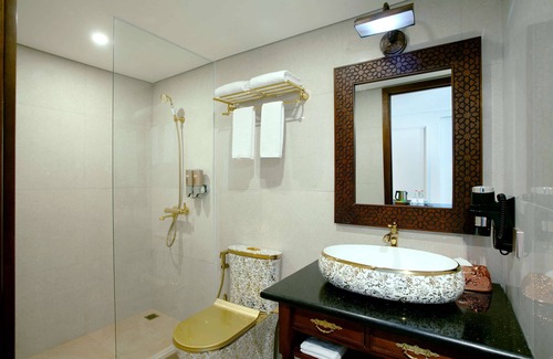 Java Hotel | Alhambra Hotel & Convention, Bw Signature Collection