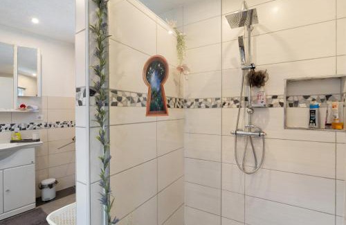 Muhlbach Apartment | Alice im Wunderland