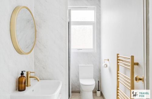 Sneinton House | Alices Central Stay Parking Motor Point Arena