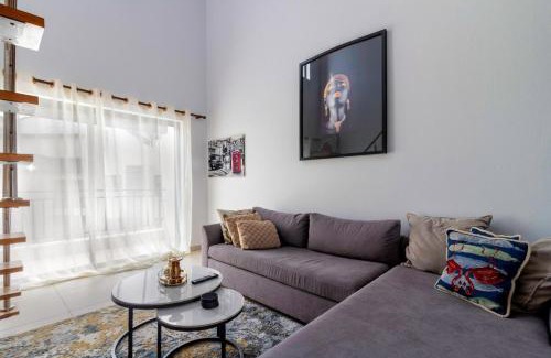 Kareeberg Apartment | Alimamaspaces The Captain's Cabin