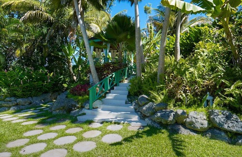 Halcyon Heights Villa | Aliseo Summary: This