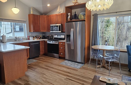 Alki Cottage | Alki beach cottage, 2 bedrooms, 3 beds, 2 bath, New, AC, W/D, near beach