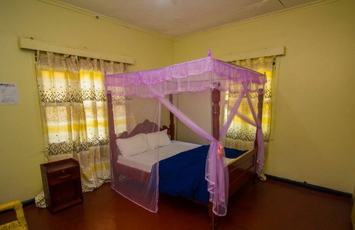 Jinja Hotel | All Seasons Motel