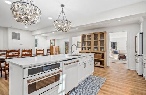 Wardour House | All Star Annapolis Retreat - Walk To Stadium