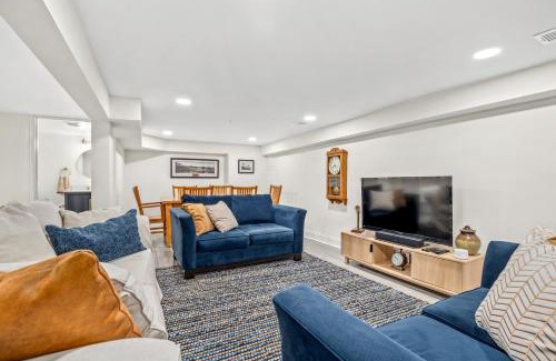 Wardour House | All Star Annapolis Retreat - Walk To Stadium