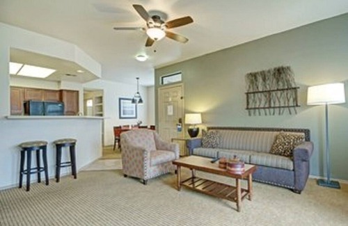 Ahwatukee Foothills Resort | All the comforts of home!