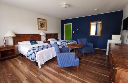 Port Severn Hotel | All Tucked Inn