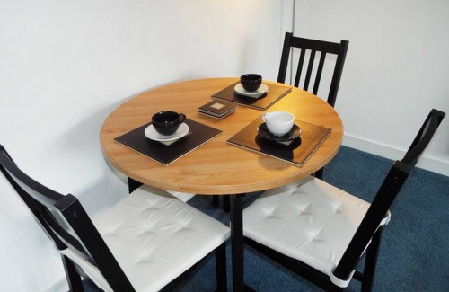 Leith Apartment | Allanfield