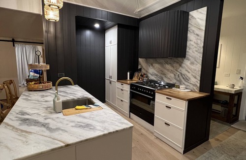 Currumbin House | Alley Beach House Currumbin with rooftop deck & plunge pool opposite the beach