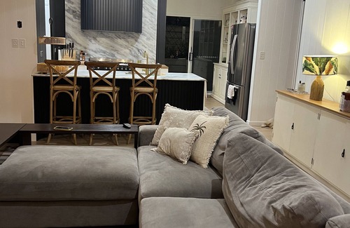 Currumbin House | Alley Beach House Currumbin with rooftop deck & plunge pool opposite the beach