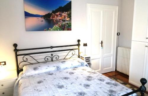 Mariano Comense House | Alloggio con bagno PVT e aree relax