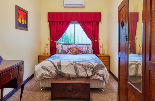 Piccadilly House | Allora House Kalgoorlie