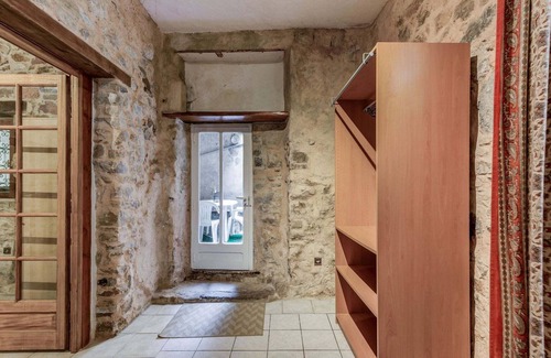 Bize-Minervois Apartment | Alluring Apartment in Bize-Minervois with Private Terrace
