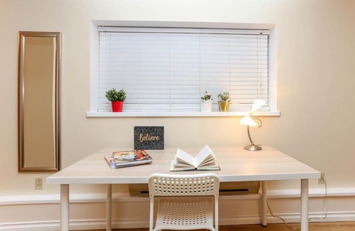 West Point Grey Apartment | Alluring Stellar Guest Suite Near UBC