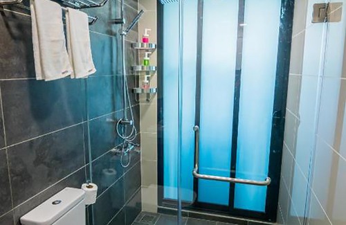 Nusajaya Hotel | Almas Suites by SubHome