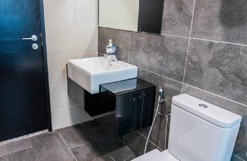 Nusajaya Hotel | Almas Suites by SubHome