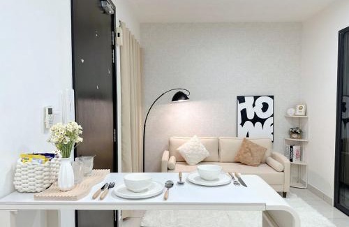 Nusajaya Apartment | Almas suites Puteri Harbour Netflix Free snack