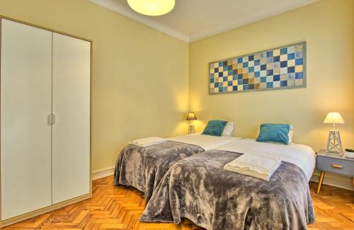 Lisbon Old Town Apartment | Almirante 2 Four Bedrooms