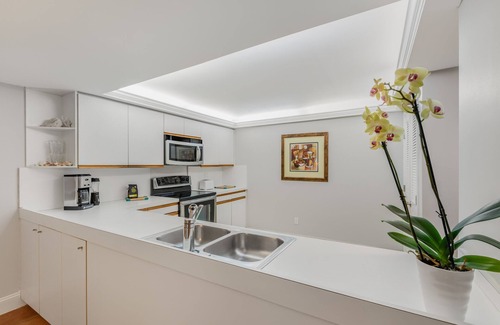 Key West Condo | ALMOST HEAVEN ~ Stunning 2 Bedroom, 2 Bathroom Condo with Community Pool!