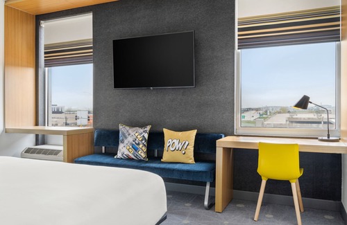 Rosemont Hotel | Aloft Chicago O'Hare