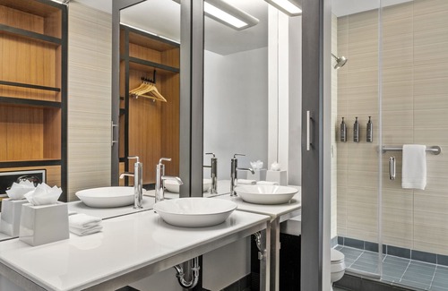 Rosemont Hotel | Aloft Chicago O'Hare