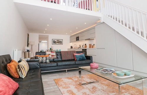 Dartmouth Cottage | Aloft