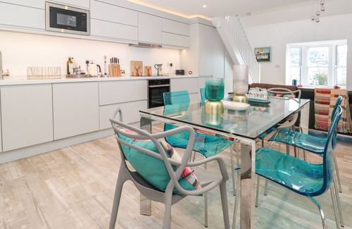 Dartmouth Cottage | Aloft