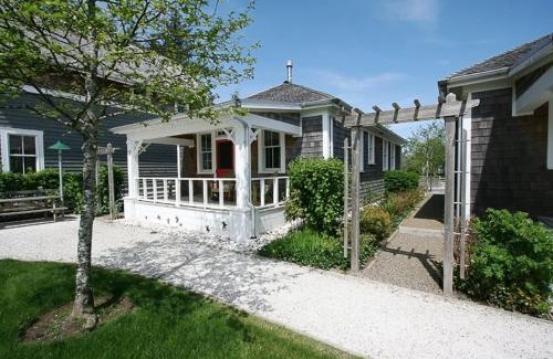 Seabrook House | Aloha Cottage at Seabrook Hospitality