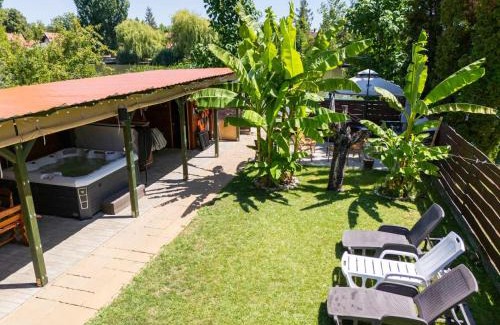 Bekesszentandras House | Aloha Hawaii Lak