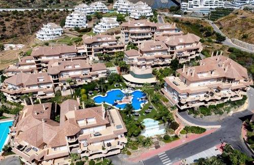 Marbella Apartment | Aloha Hill Club